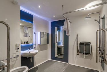 Penthouse En Suite - Image 5